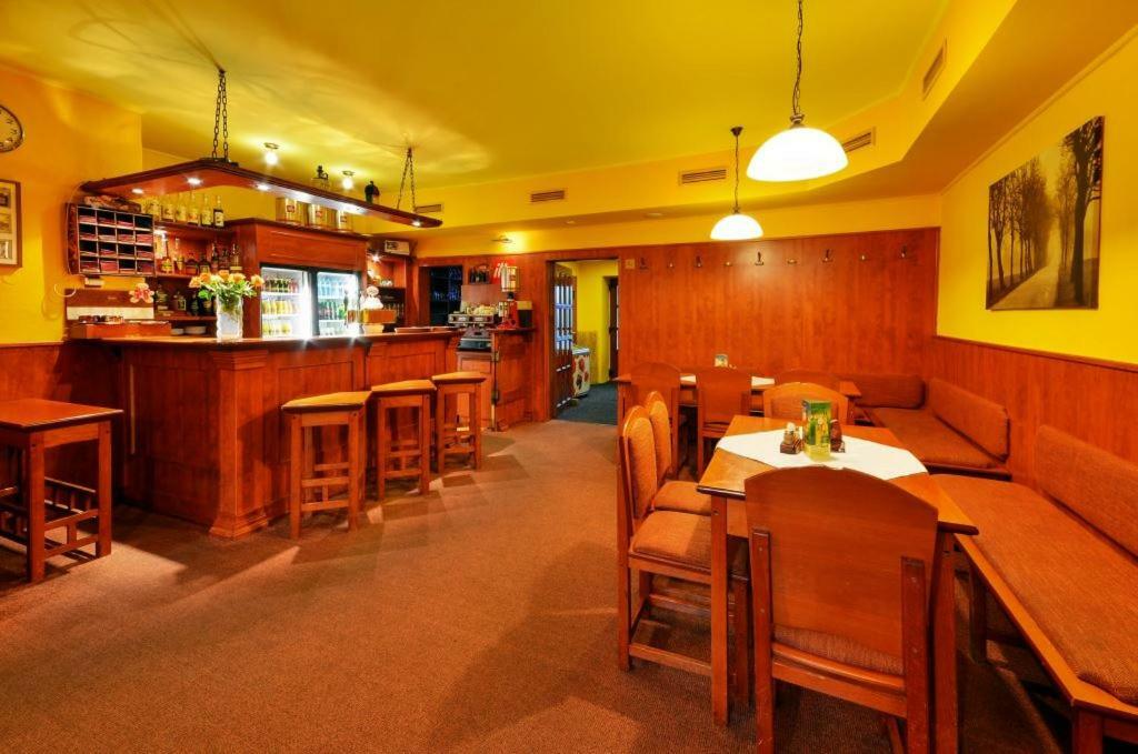 Hotel Stara Posta Filipovice Bagian luar foto