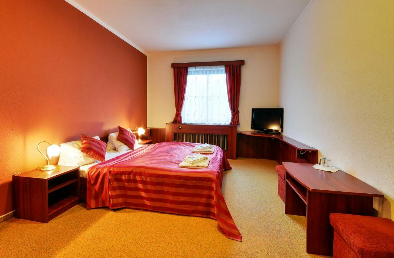 Hotel Stara Posta Filipovice Bagian luar foto